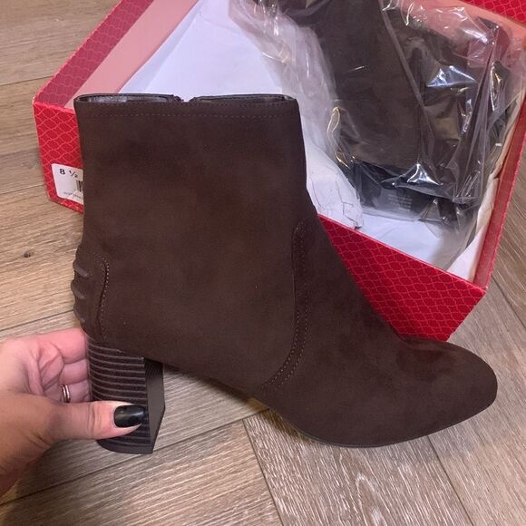 NIB Kelly & Katie Sottano Booties - Picture 3 of 6